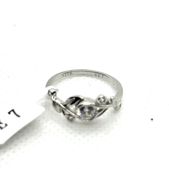 Size 7 925 Round CZ Floral Ring - Picture 8 of 12